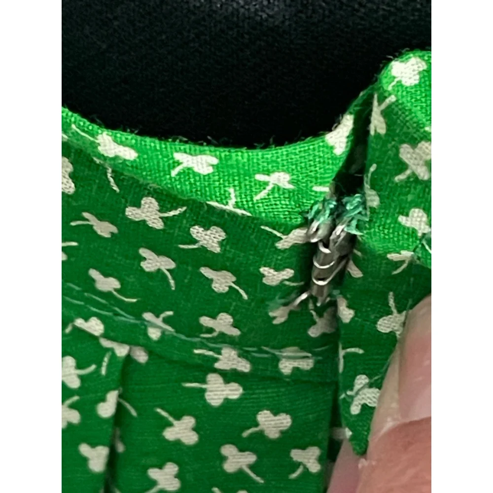 Vintage 1960s–70s Handmade Square Dance Skirt Green Clover Cotton 30” Waist